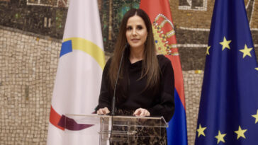 TAMARA VUČIĆ promenila dva moćna stila u Kini: Od romantične haljine do poslovne elegancije (FOTO)