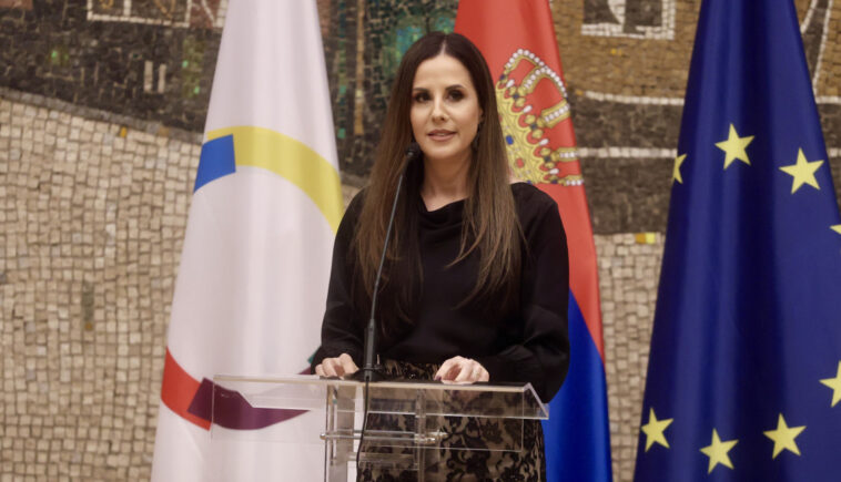 TAMARA VUČIĆ promenila dva moćna stila u Kini: Od romantične haljine do poslovne elegancije (FOTO) TAMARA VUČIĆ promenila dva moćna stila u Kini: Od romantične haljine do poslovne elegancije (FOTO)