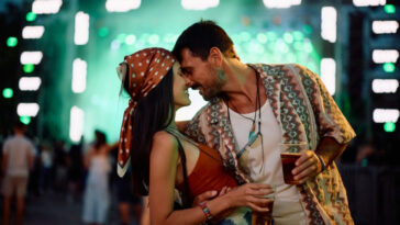 Dečko ju je odveo na festival, A ONDA JE SHVATILA GDE JE STIGLA: Pobegla je u zoru i evo zašto mu se nikada više nije javila