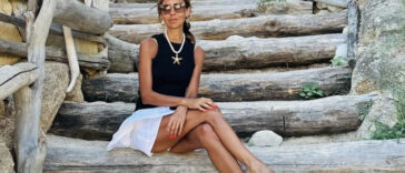 Drina Pešić (51) ZASENILA i duplo mlađe: Letnji stajling sa odmora nikoga nije ostavio ravnodušnim, a jedan DETALJ je njen zaštitni znak (GALERIJA)
