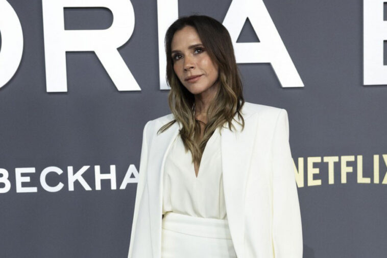 Bekamovi se vratili tamo gde je sve počelo: Viktorija OBJASNILA zašto i dalje nosi titulu modne ikone (FOTO) Bekamovi se vratili tamo gde je sve počelo: Viktorija OBJASNILA zašto i dalje nosi titulu modne ikone (FOTO)