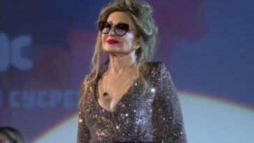 Danica Maksimović (73) izgleda NESTVARNO: U letnjoj haljini pokazala vitke noge, a svi se PITAJU kako uspeva da prkosi godinama (FOTO)