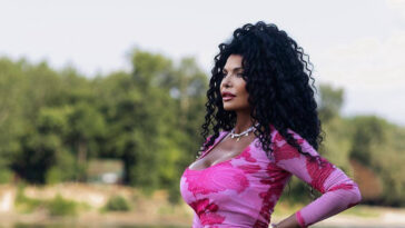 LIDIJA VUKIĆEVIĆ u roze haljini MAMI UZDAHE: Kadrovi oduševili na mrežama, a EVO ko joj pravi društvo (FOTO)