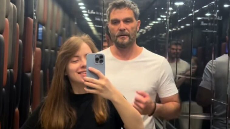 Naš glumac (52) verio studentkinju, pa joj napravio iznenađenje pred svadbu Naš glumac (52) verio studentkinju, pa joj napravio iznenađenje pred svadbu