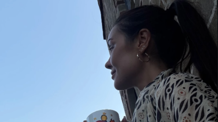 Dragana Mićalović mir nalazi u veri, jutro dočekala u porti manastira
