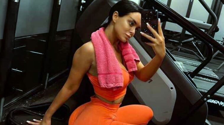 Pevačica (27) pozira u helankama: Na zadnjici joj zavidi i Kim Kardašijan