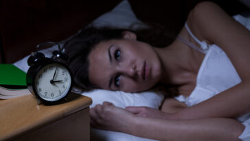Zašto se posle 40. budite baš oko 3 ujutru? Ovaj problem može imati veze sa perimenopauzom
