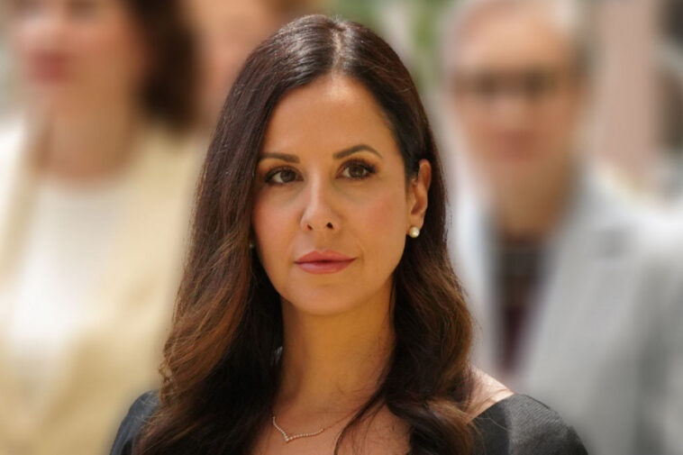 TAMARA VUČIĆ zablistala u crnom kompletu koji odiše luksuzom: Prva dama Srbije pokazala kako se nosi SAVRŠENA elegancija bez suvišnih detalja (GALERIJA) TAMARA VUČIĆ zablistala u crnom kompletu koji odiše luksuzom: Prva dama Srbije pokazala kako se nosi SAVRŠENA elegancija bez suvišnih detalja (GALERIJA)
