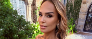 MARIJANA MATEUS u smelom izdanju: Kratak mantil od antilopa ponela BEZ IČEGA ispod (FOTO)